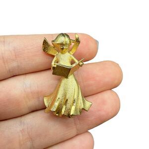 Vintage Jewelry Angel Gold Toned Diamond Cut Angel With Book Singing Angel Pin